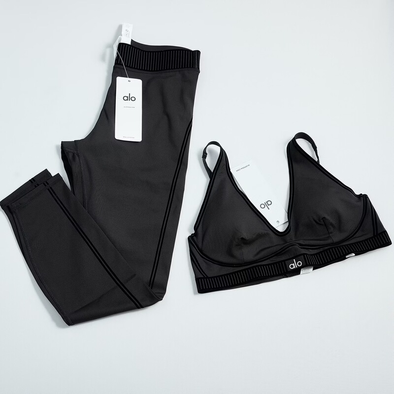 【Alo Source Factory】Three-Piece Yoga Set Fitness Pilates Bra Push-Up Bra with Logo Set 【Alo Source Factory】Three-Piece Yoga Set Fitness Pilates Bra Push-Up Bra with Logo Set