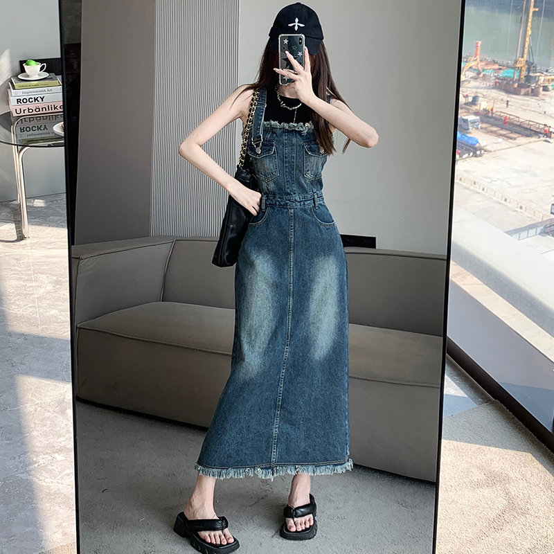 2025 Summer New Denim Suspender Dress, Mid-Length, Over-The-Knee, Vintage American Style, Frayed Edge Design, Long Dress