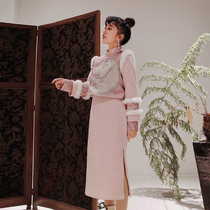 The yellow pussy is original and happy with the retro elegance and the elegance of the two Mao and the improved qipao womens autumn and winter