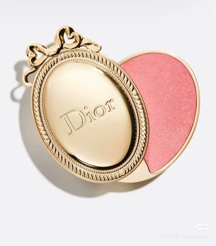 Dior 2026 Christmas Limited Edition Classic Gold Medal Lip Balm 001 from the United States Dior 2026 Christmas Limited Edition Classic Gold Medal Lip Balm 001 from the United States