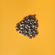 Grindstone stainless steel ball grinding and polishing steel ball stainless steel beads Butterfly steel balls Stainless steel needle polishing special abrasive