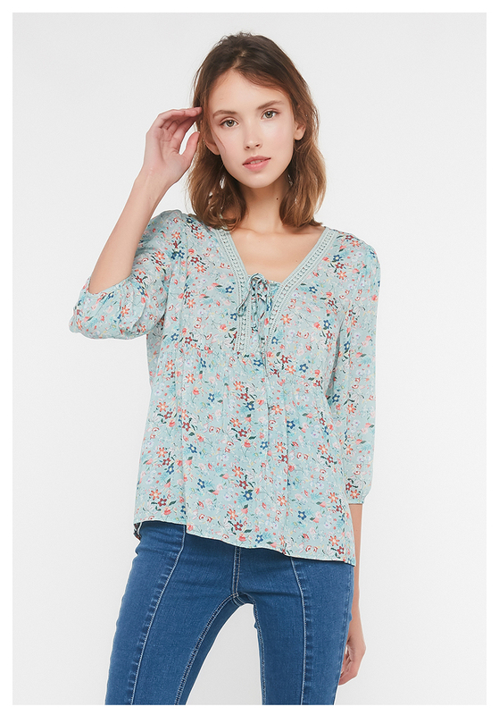  Cache Genuine Mint Manbo Fresh Floral Lace Trim Three-Quarter Sleeve Shirt for Women Spring and Summer 8416002