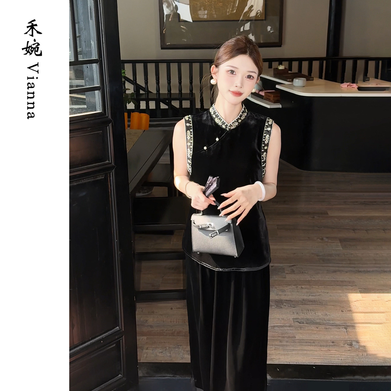 He Wan [Moonlight Crows Cry]''100% Mulberry Silk'' New Chinese Style Vest for Women, Summer Silk Velvet Embroidered Top