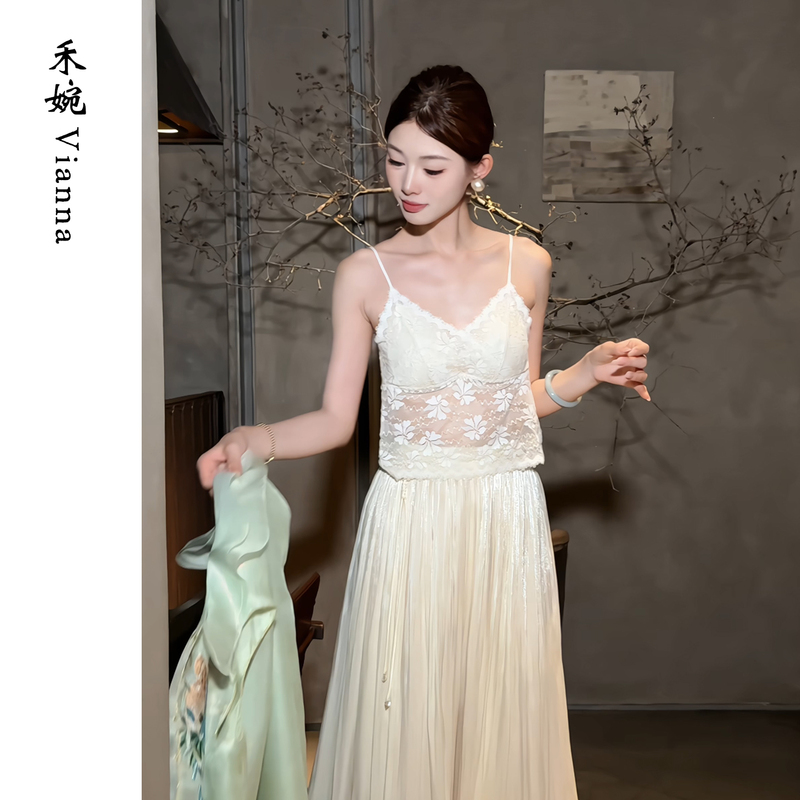 He Wan [Qingyun Lace] Lace Embroidery Jacquard Base Tank Top for Women 2026 Summer High Elasticity with Cup Pads and Straps