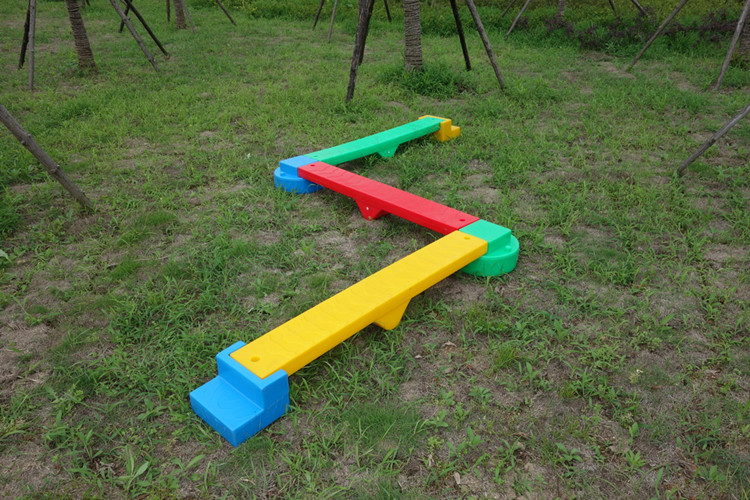 Kindergarten parent-child garden sensory integration training class new plastic forest single-plank bridge tactile board equipment balance beam training