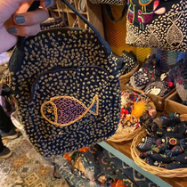 (Ai Han Thailand) upgraded version of adjustable shoulder strap double color Thorn embroidery bag double-sided crossbody bag