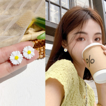 Hipster daisy earrings 2020 New Tide Korean temperament sterling silver earrings female summer flower earring Red