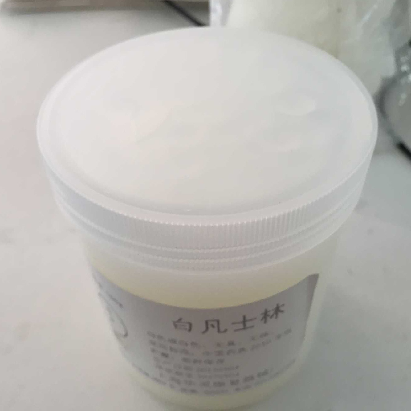 上海华灵凡士林 白凡士林 润滑剂500g