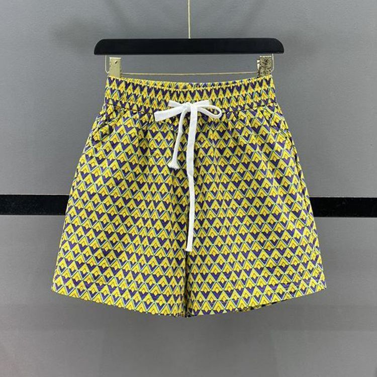 European Style Plus Size High-Waisted Slimming Diamond Check Print Casual Shorts for Women 2025 Summer Loose Three-Quarter Wide-Leg Pants