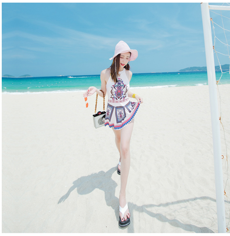 Mới cặp đôi đồ bơi ngực nhỏ gợi cảm bikini kiểu váy phẳng ba mảnh nóng bỏng tắm phù hợp với quần nam nữ đi biển 	đồ đôi đi biển cho mẹ và bé	