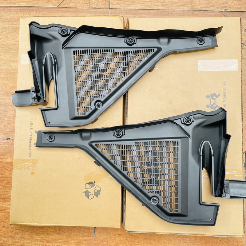 Suitable for Bmw X5 X6 E70 E71 Wiper Deflector Rain Collecting Plate Rainwater Deflector Air Conditioning Grille Upper Cover