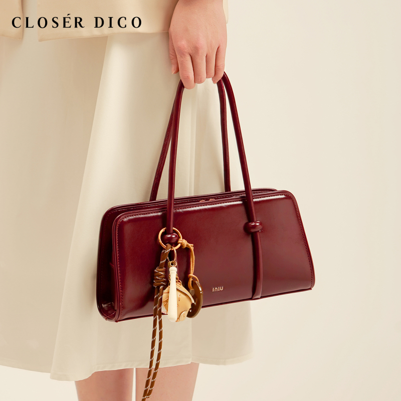 High-End Fashion Wedding Red Bag for Women 2026 New Retro Single-Shoulder Handbag Bride Wedding Bag Suitable for Daily Use
