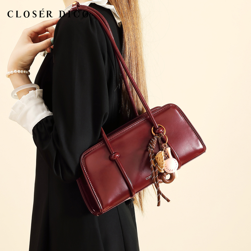 High-End Fashion Wedding Red Bag for Women 2026 New Retro Single-Shoulder Handbag Bride Wedding Bag Suitable for Daily Use