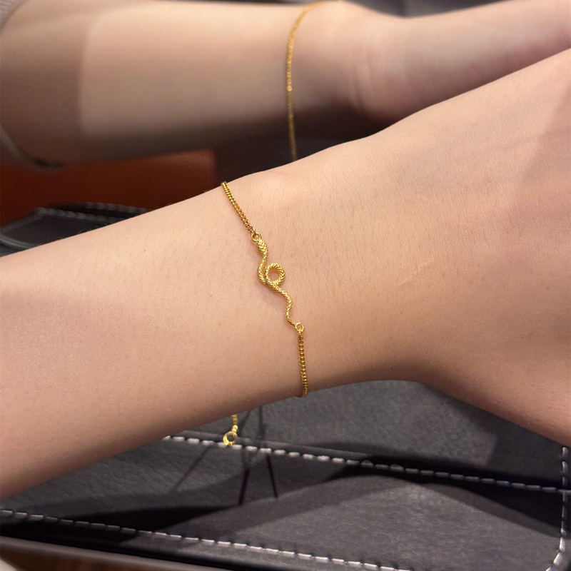New Chinese-Style Year of the Snake Zodiac Bracelet for Women, Gold Snake-Shaped Design Bracelet, 2025 New High-End Jewelry