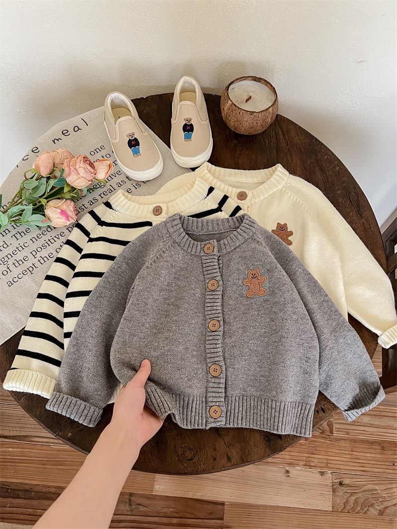 Korean Children's Wear 23 Spring and Autumn Cute Bear Embroidered Sweater Cardigan Children's Casual Loose Long Sleeve Knitted Jacket