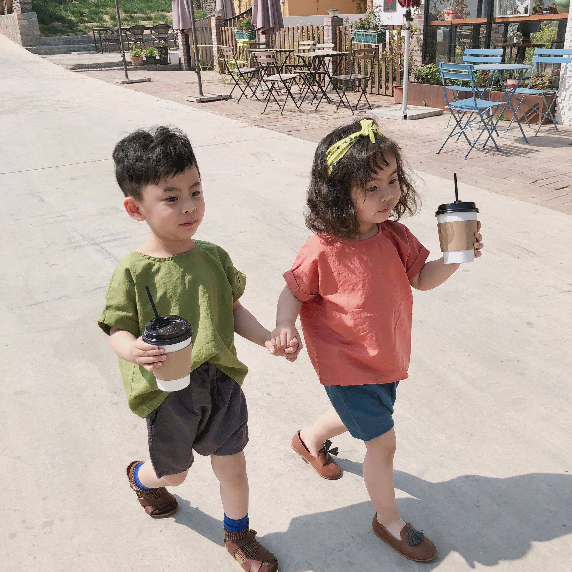 There are Feel new South Korea ~ 2021 Summer Children's baby short sleeves cotton linen T-shirt loose cover clothes male and female blouses