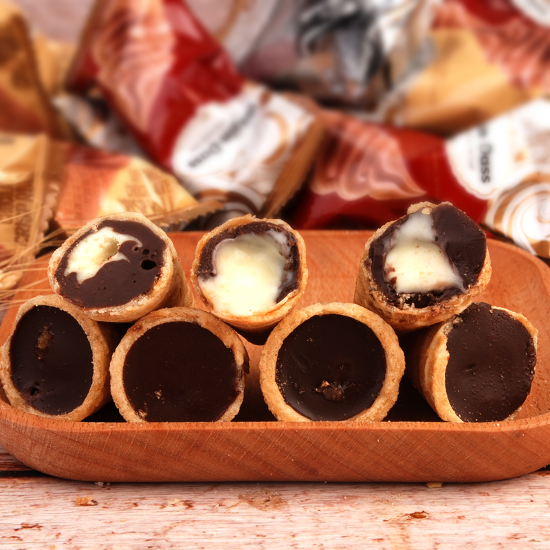 Imported British small snacks crispy egg roll crispy cone coconut cream condensed milk chocolate independent packaging