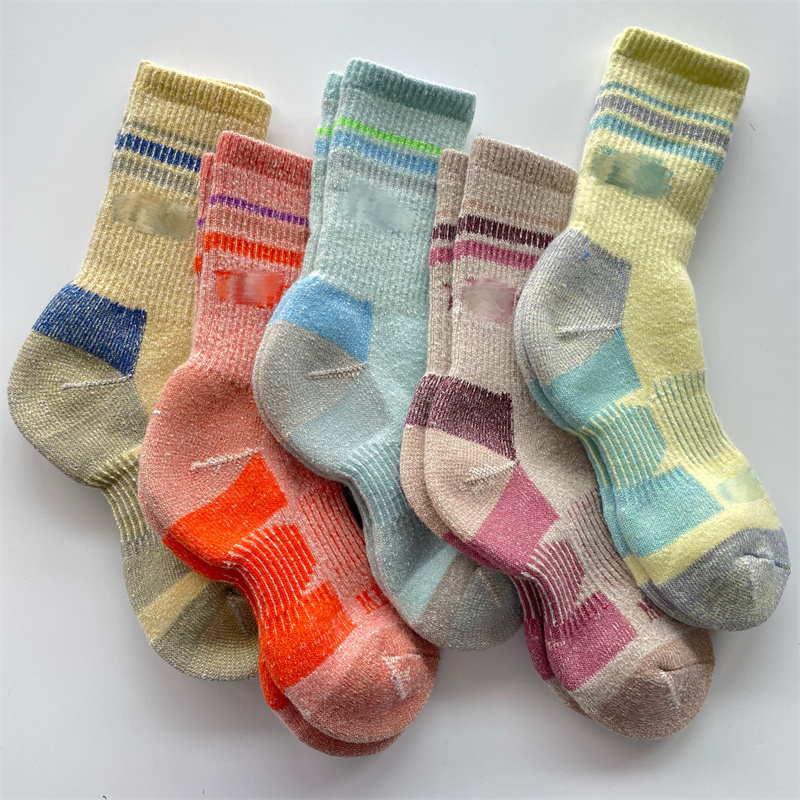 90% Merino Wool-30 ℃ Full-Body Thickened Warm Socks for Men and Women, Suitable for Mountaineering, Skiing, Outdoor Hiking, Mid-Calf Socks.