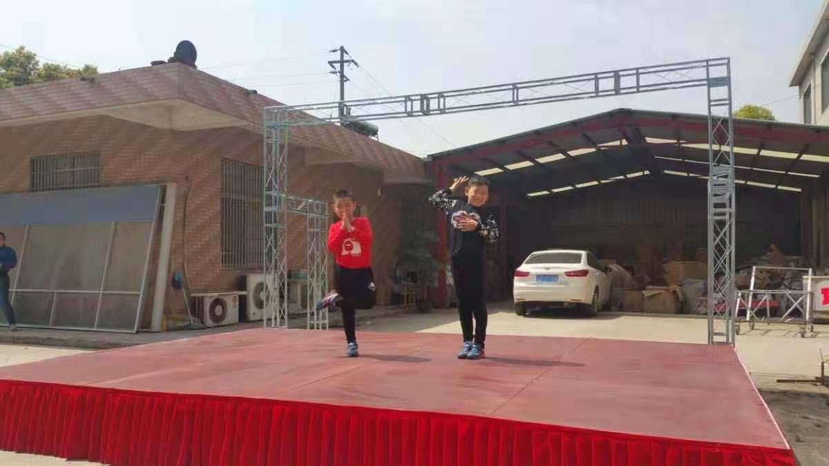 Stage Shelf Wedding Celebration Ttai Wedding Event Performance Assembly Folding Fold Fast-Mounted Stage Board Reframe Stage Truss