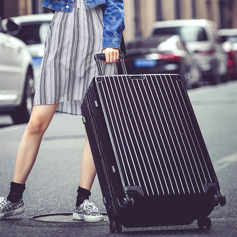 Right Angle Aluminum Frame Lalever Box Universal Wheels 26 Retro suitcases Large size 32-inch female travel den case 20 male