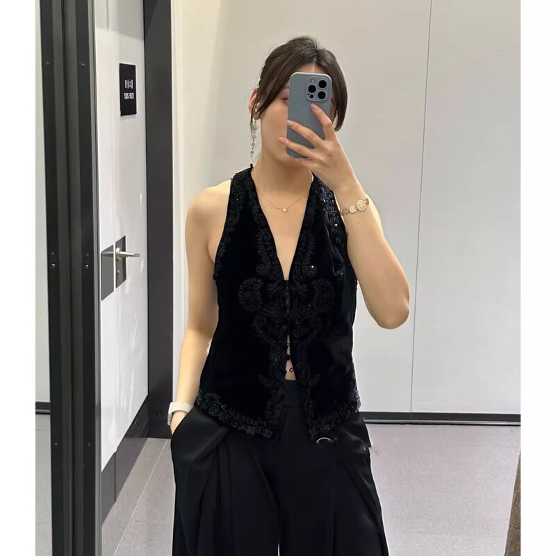Za Store Exclusive 2025 Winter New Women's Retro Versatile Embroidered Velvet Vest 7521292