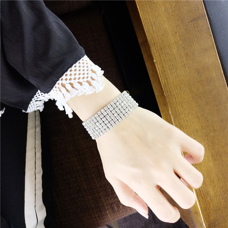 Thời trang gió mát Châu Âu và Hoa Kỳ phiên bản kim cương rộng đầy đủ thời trang vòng tay khí chất nữ vòng ngọc bích