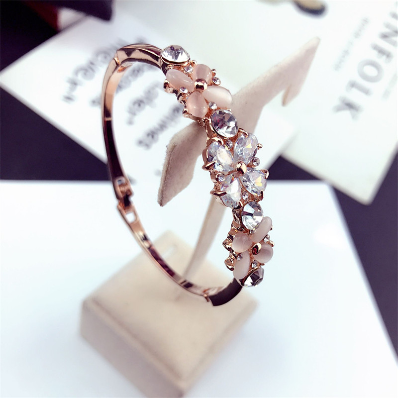 Thời trang hoang dã đơn giản vòng tay sinh viên nữ vòng tay bạn gái món quà sinh nhật Hàn Quốc vòng tay rhinestone ngọt ngào vòng tay cartier