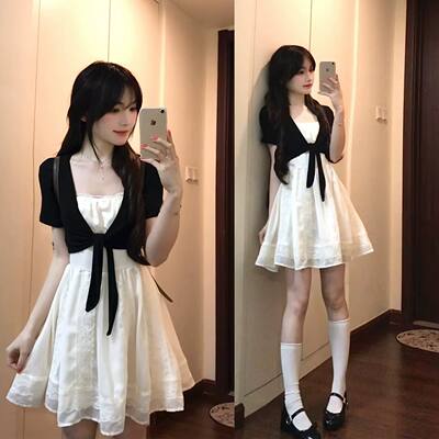 Korean sweet halter dress set for women 2026 summer, a stunning little skirt, short skirt, short-sleeved cardigan and top