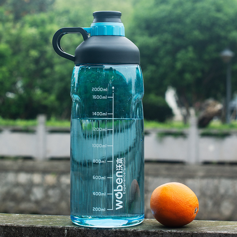 Woben Large-Capacity Water Cup 2000ml for Men and Women, Sports Portable, Anti-Fall, Straw, Plastic, Extra-Large Space Cup, High Temperature Resistant Woben Large-Capacity Water Cup 2000ml for Men and Women, Sports Portable, Anti-Fall, Straw, Plastic, Extra-Large Space Cup, High Temperature Resistant