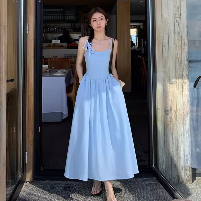 Gentle Blue Spaghetti Strap Dress for Women, Summer 2026, Beach Vacation, Slim Fit, Waist-Cinching, Slimming A-Line Long Dress