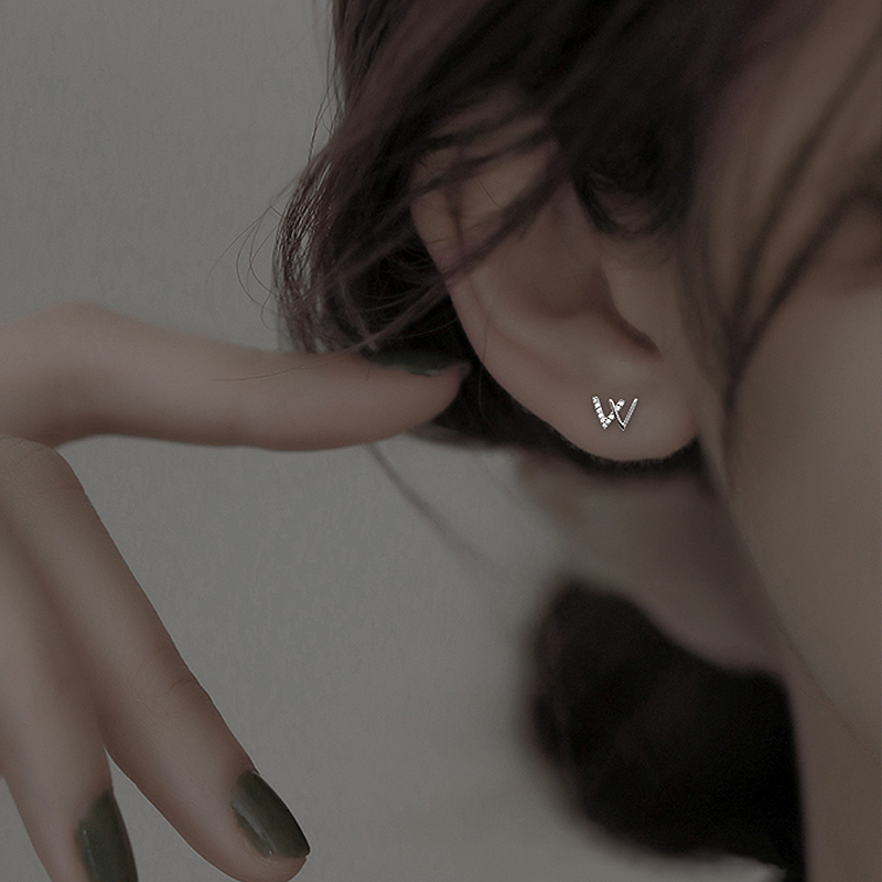 925 pure silver design sense Wearpin brief 2021 New eardrops light and luxurious earrings with small crowd of lukewarm and windy ears