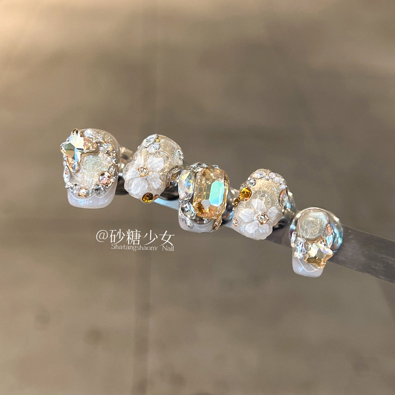Nail Art Wearable Nails Short Style High-End Exquisite Handmade Carved Nail Patches 2026 New Wearable Nail Pieces