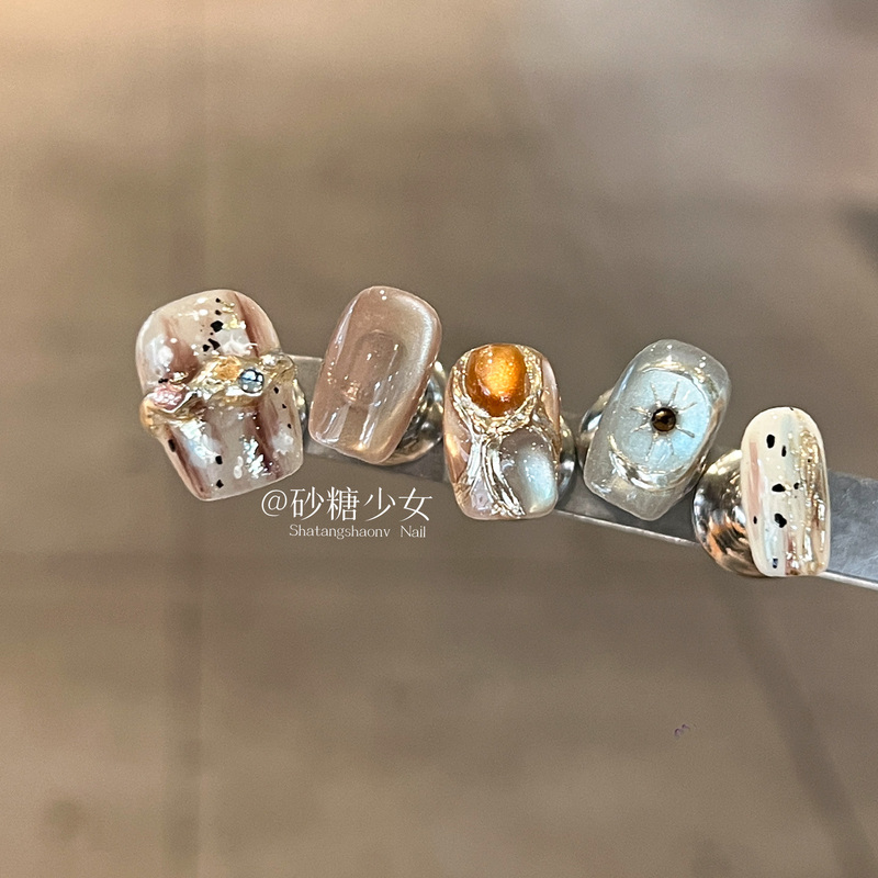 Meilade Cat Eye Wearable Nails Short Style High-End Whitening Handmade Nail Stickers 2026 New Wearable Nail Art