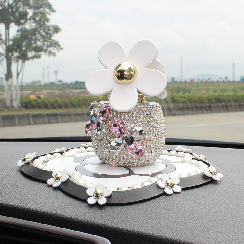 Car perfume creative diamond-encrusted daisy car car perfume aromatherapy lasting light fragrance car interior accessories ornaments female