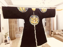 Qing Dynasty Qianlong standard dragon suit lotus pattern four groups of Zhenglong traditional handmade Beijing embroidery(excluding cloud shoulder)