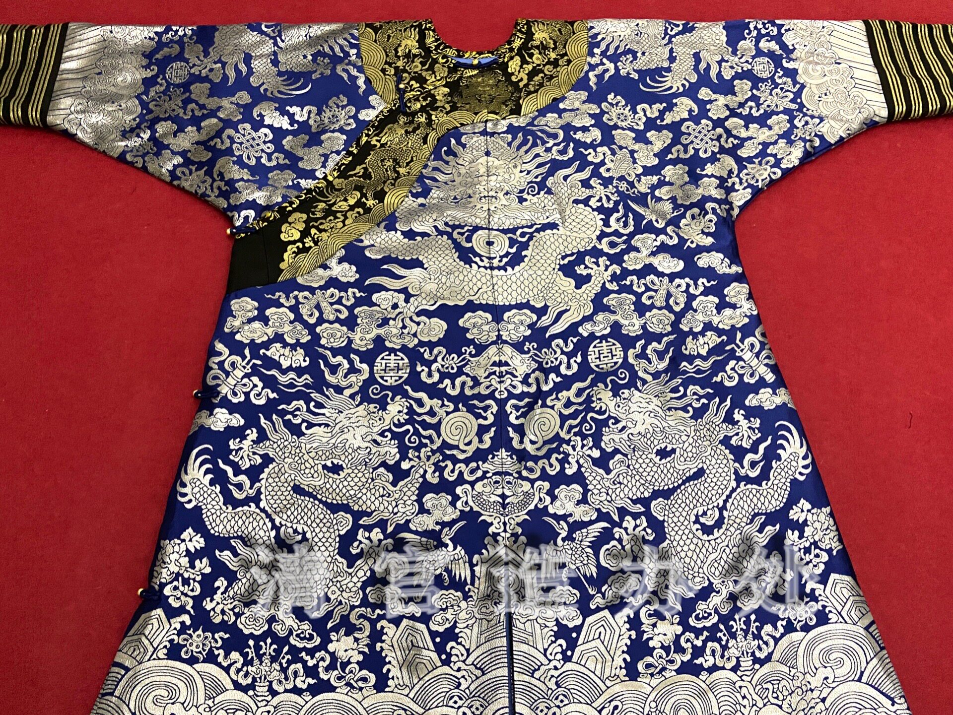 The Pursuit of the Clothing and the Pursuit of the Pursuit of the Pursuit of the Pursuit of the Pursuit of the Pursuit of the Pursuit of the Pursuit of the Qing Dynasty