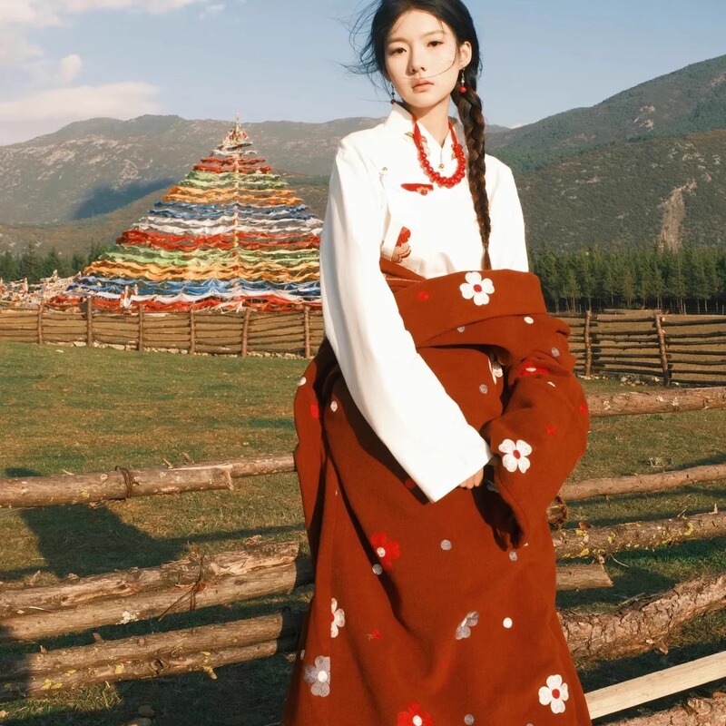 New Tibetan Clothing for Women, Traditional Ethnic Style, Tibetan Embroidered Robe, Lhasa Sichuan Tibetan Style Travel Photography Photo Shoot Tibetan Clothing