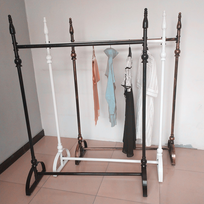 Clothing store display stand floor-to-ceiling clothing display stand Household hangers hanging clothes rack Retro floor-to-ceiling hanger single lever