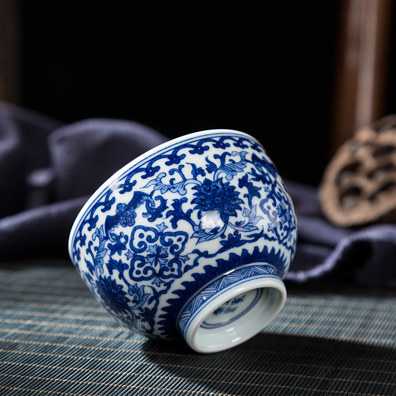 Jingdezhen ceramic cups kung fu tea bowl sample tea cup single cup tie up branch lotus wufu figure blue master CPU