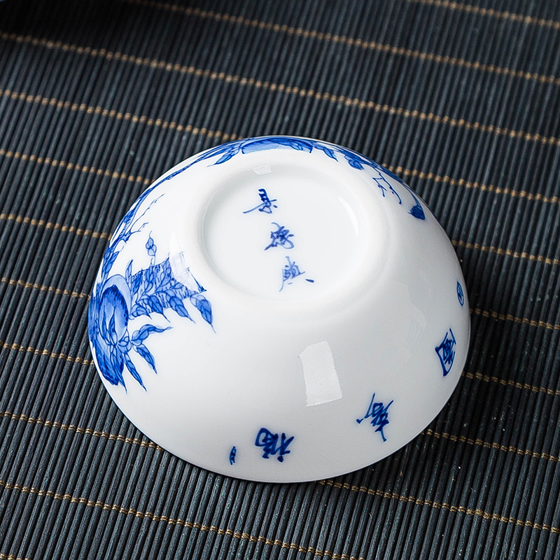 The Master cup single CPU manual kung fu cup hand sample tea cup of blue and white porcelain of jingdezhen ceramic tea set personal tea cups