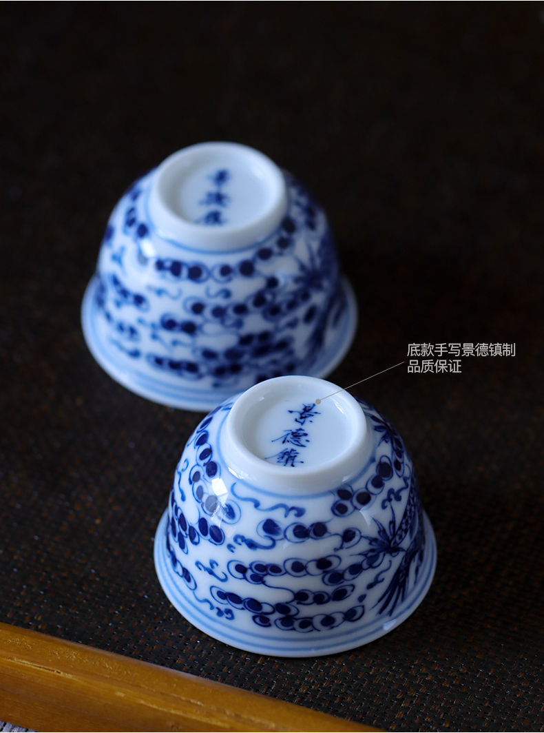 Jingdezhen ceramic hand - made of blue and white porcelain dragon small koubei glaze color restoring ancient ways single cup sample tea cup under the kung fu tea set