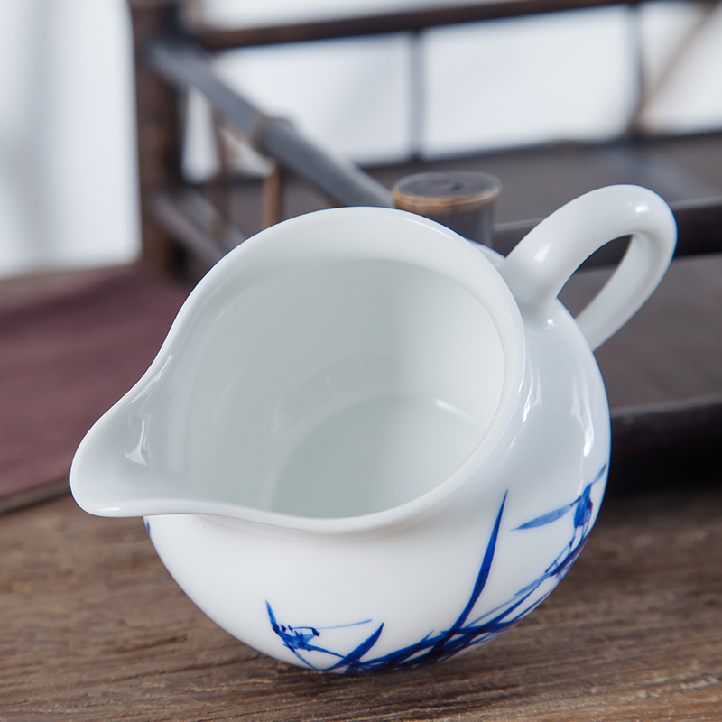 Jingdezhen ceramic thin foetus hand - made porcelain tea set points fair keller of tea put manual kung fu tea tea sea side