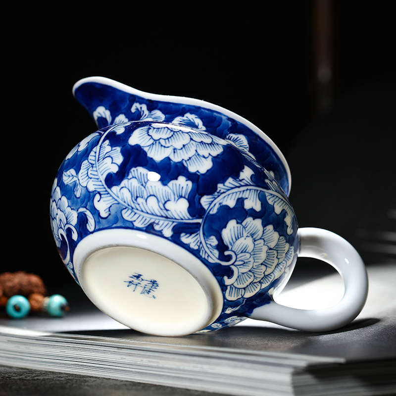 Jingdezhen ceramics by hand kung fu tea tea set points is reasonable hand - made porcelain glaze under a cup of tea tea accessories