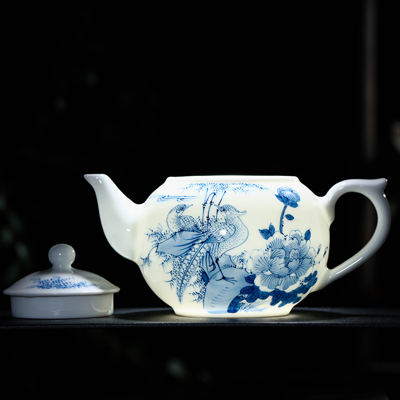 Jingdezhen ceramic blue and white pure manual hand - made teapot office home teapot kung fu tea pu 'er tea