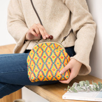 Sister Su Sus word embroidered gold bag at home handmade diy tutorial wool crochet cotton thread material bag