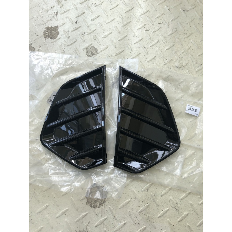 Suitable for Cadillac 20 CT6 fog light frame front bumper upper fog light frame headlight fog light frame accessories