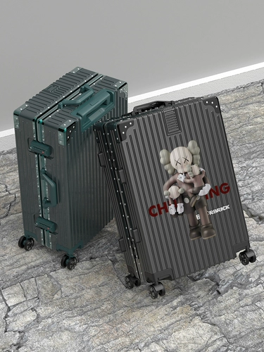 Вместительный и большой универсальный чемодан, Германия, 24 дюймов