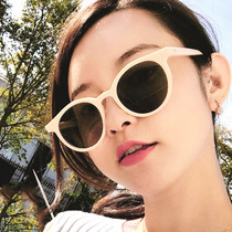 2019 Net red white sun glasses female Korean version of the trend round super light wild ins sunglasses cat eye Beach street shot