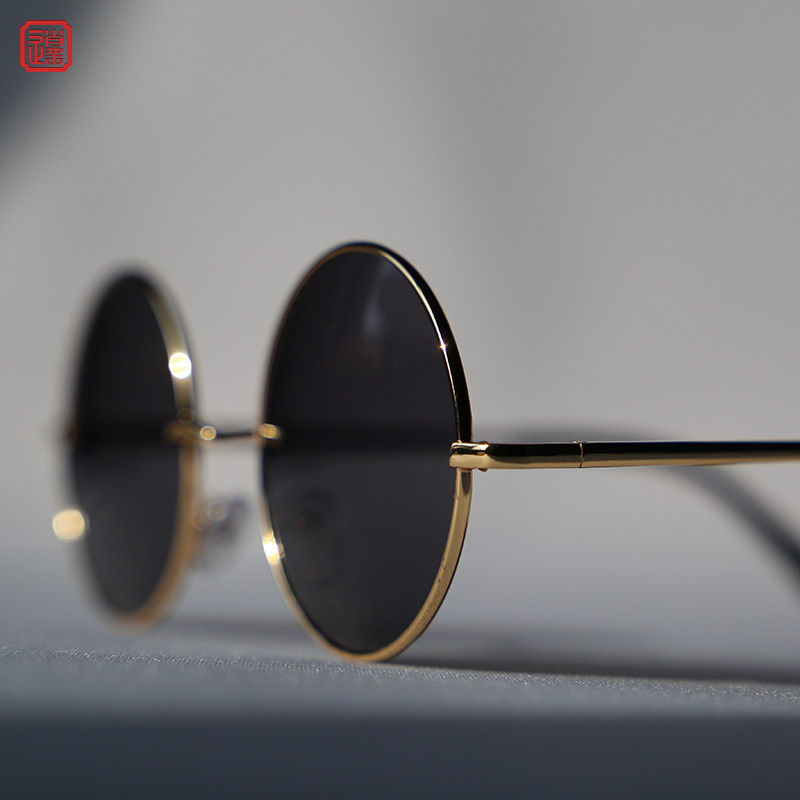 Retro small round-framed glasses, black sunglasses, round sunglasses, classic glasses for both men and women, gold-framed flat glasses