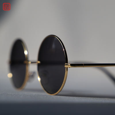 Retro small round-framed glasses, black sunglasses, round sunglasses, classic glasses for both men and women, gold-framed flat glasses